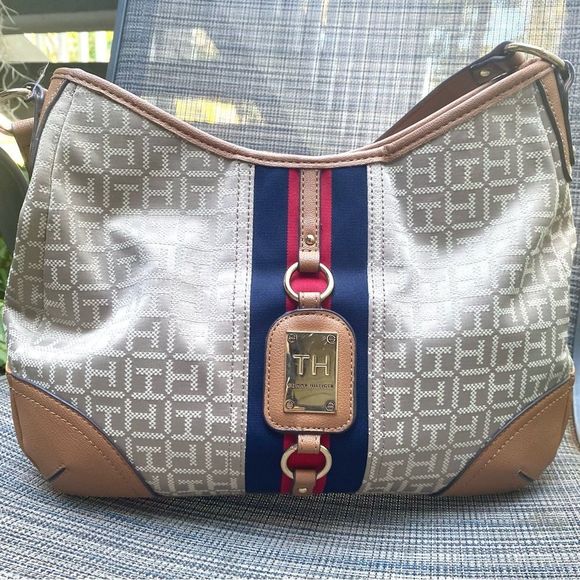 Tommy Hilfiger - Picture 1 of 9